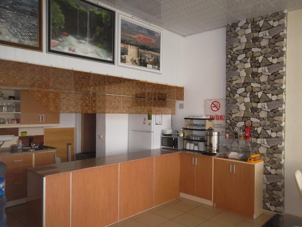 Konak Hotel Mut Ngoại thất bức ảnh