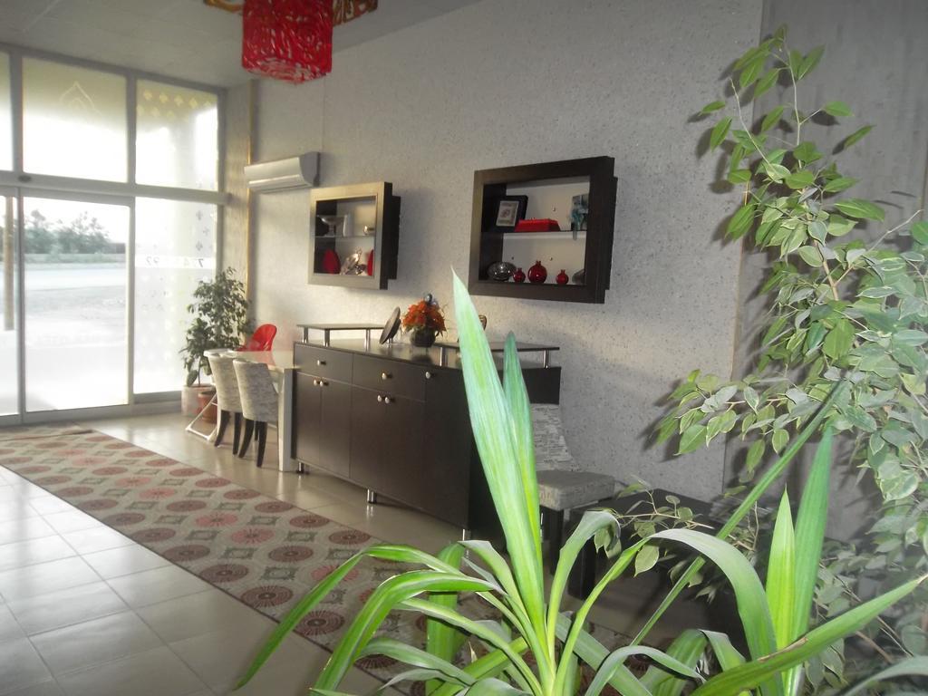 Konak Hotel Mut Ngoại thất bức ảnh