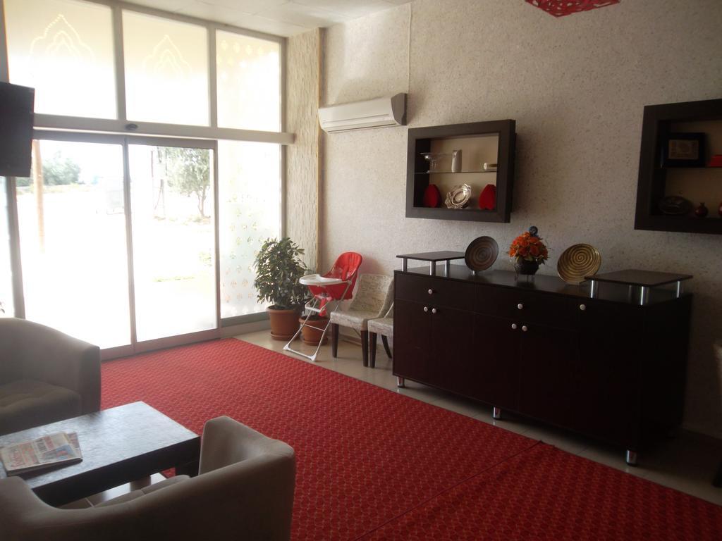 Konak Hotel Mut Ngoại thất bức ảnh